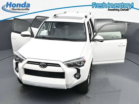 Used 2023 Toyota 4Runner SR5 Premium w/ Moonroof Package RWD image 37