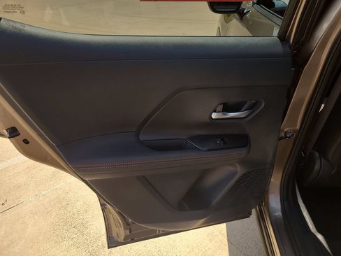 Certified 2025 Nissan Kicks SR FWD image 13