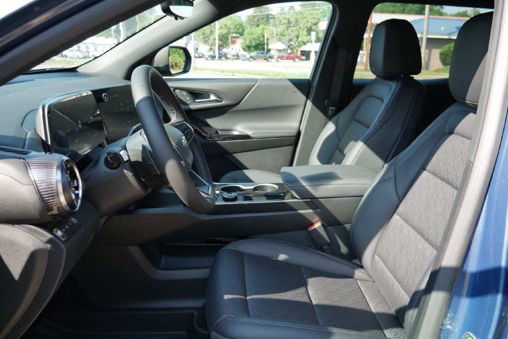New 2026 Chevrolet Equinox LT w/ Convenience Package II AWD/4WD image 25