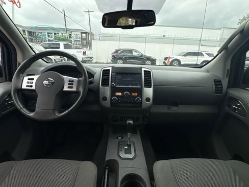 Used 2020 Nissan Frontier SV image 13