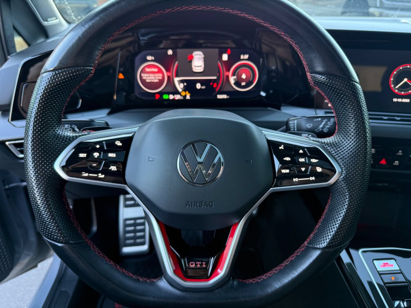 Used 2024 Volkswagen GTI SE FWD image 10