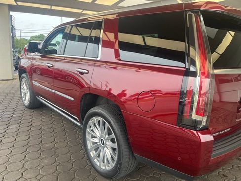 Used 2017 Cadillac Escalade Premium Luxury AWD/4WD image 4