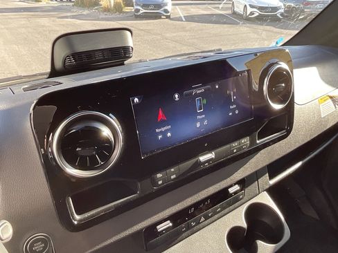 Used 2025 Mercedes-Benz Sprinter 2500 image 23