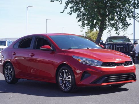 Used 2022 Kia Forte LXS w/ LXS Technology Package image 4