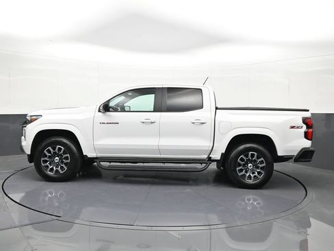 Used 2023 Chevrolet Colorado Z71 w/ Z71 Convenience Package 2 AWD/4WD image 2