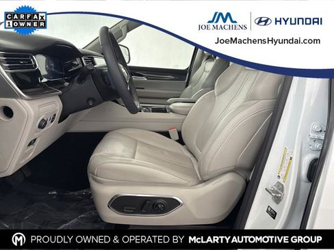 Used 2022 Jeep Wagoneer Series III w/ Premium Group I image 24