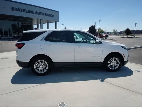 Used 2024 Chevrolet Equinox LT AWD/4WD image 2