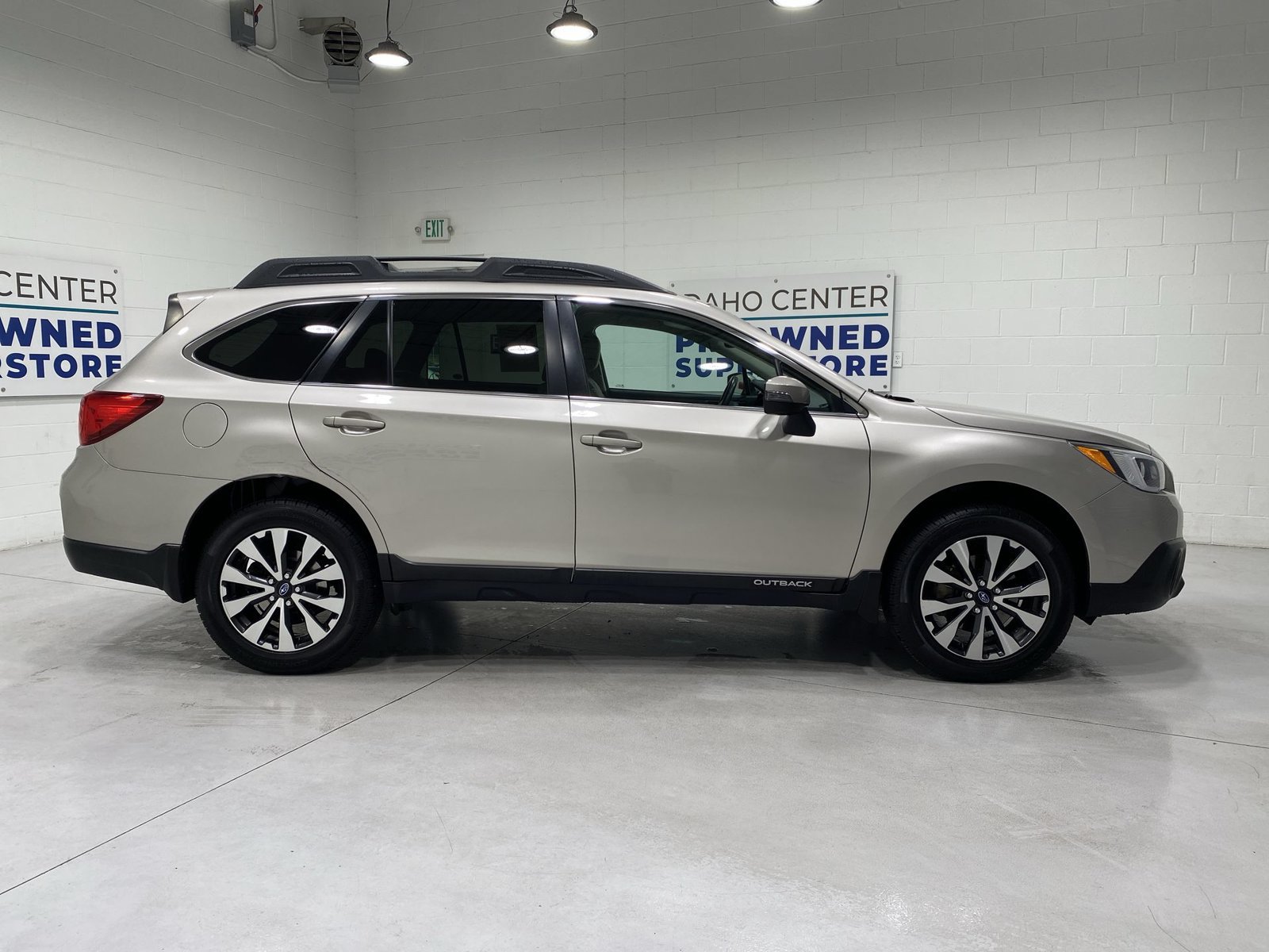 Used 2016 Subaru Outback 2.5i Limited w/ Popular Package #4 AWD/4WD image 9