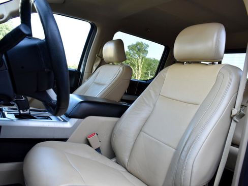 Used 2015 Ford F150 Lariat image 22