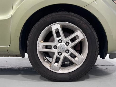 Used 2011 Kia Soul + FWD image 33