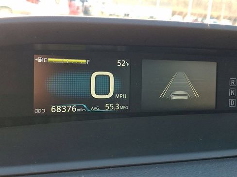 Used 2018 Toyota Prius Three image 15