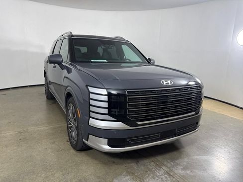 Used 2026 Hyundai Palisade Calligraphy FWD image 2