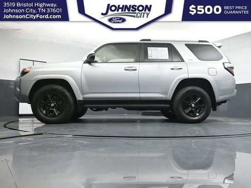 Used 2024 Toyota 4Runner SR5 Premium AWD/4WD image 40