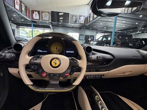 Used 2022 Ferrari F8 Tributo image 17