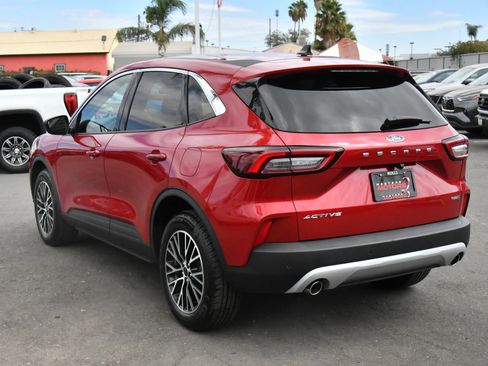 Used 2023 Ford Escape Active w/ Tech Pack #1 AWD/4WD image 6