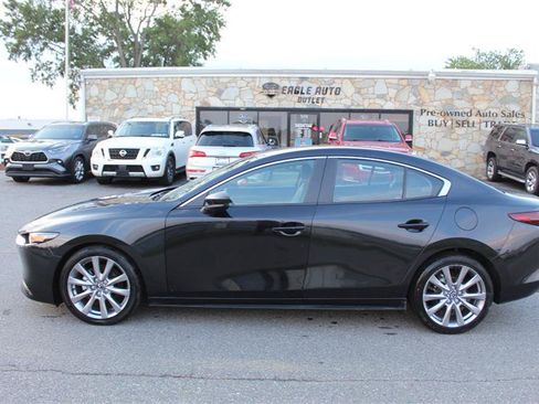 Used 2021 MAZDA MAZDA3 s FWD image 4