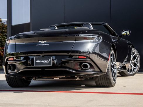 Used 2019 Aston Martin DB11 Volante RWD image 9