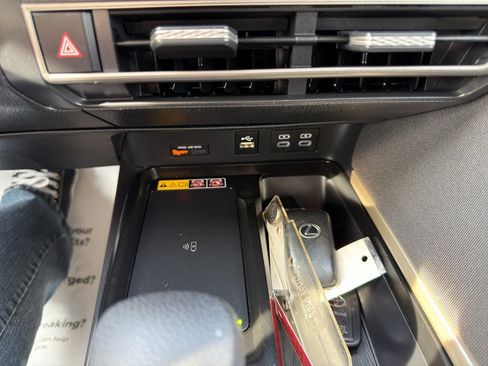 Used 2025 Toyota Camry LE image 33