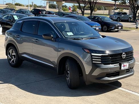 New 2026 Nissan Kicks SV image 4