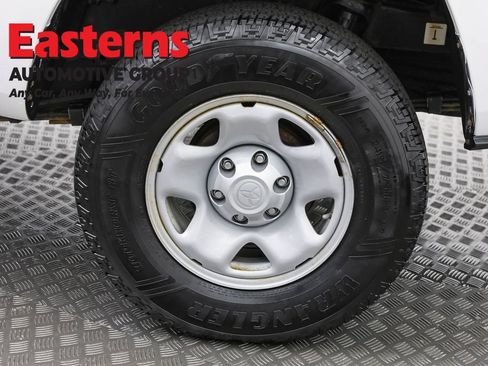 Used 2020 Toyota Tacoma SR w/ SR Convenience Package RWD image 30