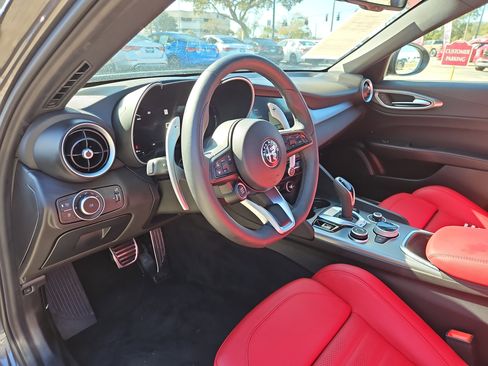 Used 2024 Alfa Romeo Giulia Veloce image 10