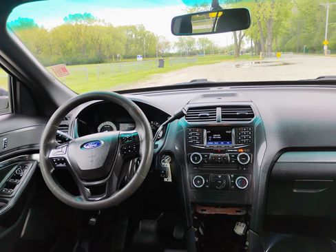 Used 2017 Ford Explorer 4WD Police Interceptor image 10
