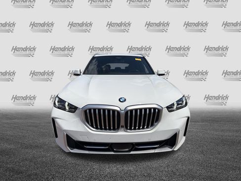 Used 2024 BMW X5 xDrive40i w/ Premium Package AWD/4WD image 3