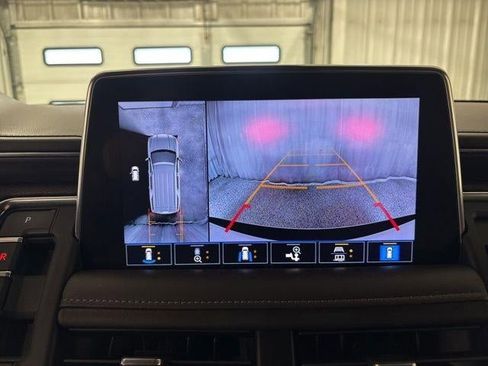 Used 2021 GMC Yukon SLT w/ SLT Premium Package image 15