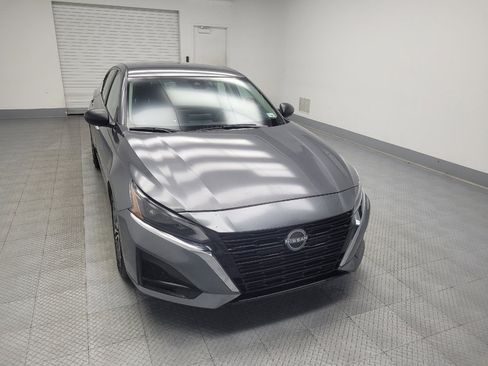 Used 2024 Nissan Altima 2.5 SV image 14