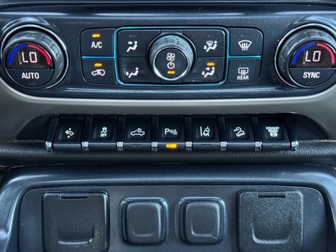 Used 2017 GMC Sierra 2500 Denali w/ Duramax Plus Package AWD/4WD image 39