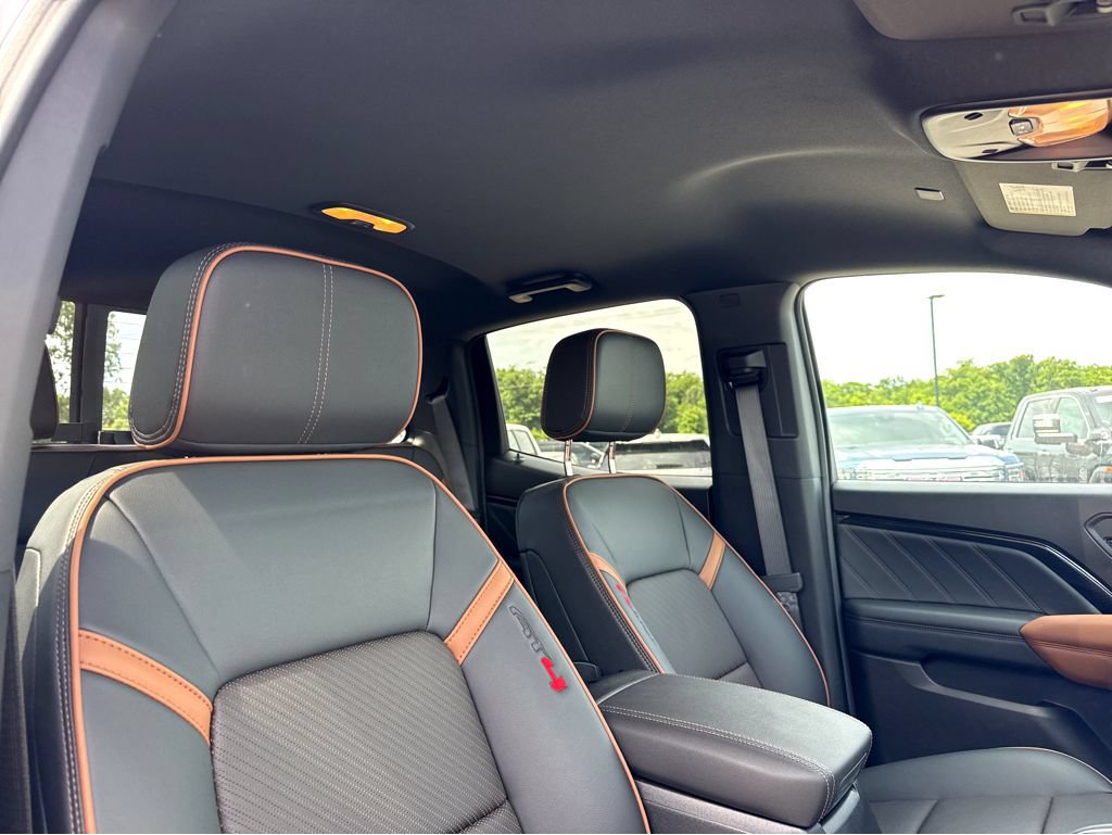 New 2026 GMC Canyon AT4 w/ AT4 Premium Package AWD/4WD image 5