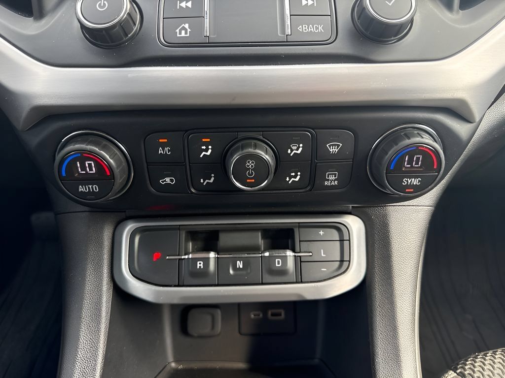 Used 2020 GMC Acadia SLE w/ LPO, Floor Liner Package FWD image 17