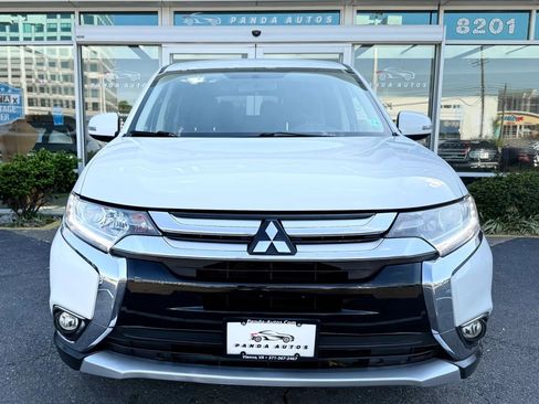 Used 2018 Mitsubishi Outlander SE FWD image 2