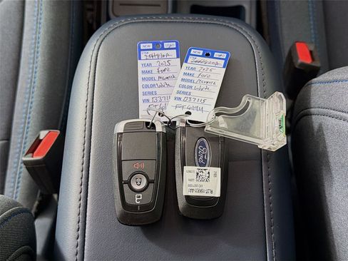 Used 2025 Ford Maverick XLT image 30