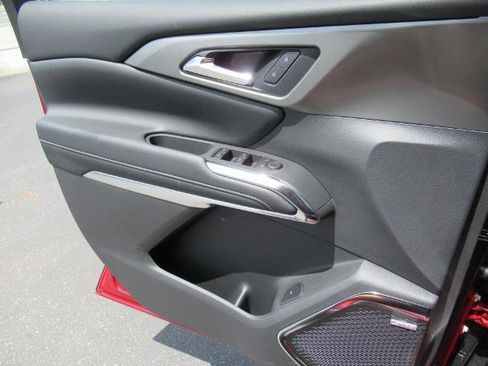 New 2025 Chevrolet Traverse LT w/ Enhanced Driving Package image 25