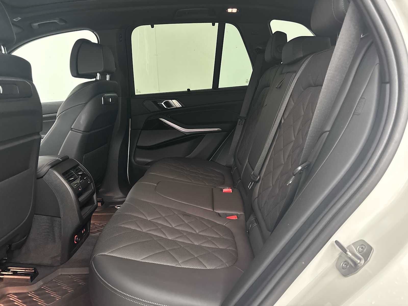 Used 2024 BMW X5 xDrive40i w/ Premium Package AWD/4WD image 24