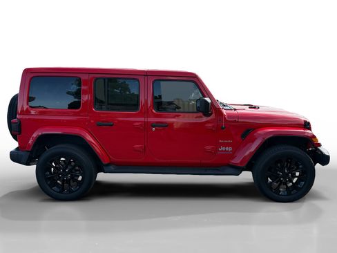 Used 2023 Jeep Wrangler Unlimited Sahara w/ Cold Weather Group AWD/4WD image 6