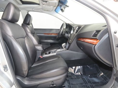 Used 2011 Subaru Outback 2.5i Limited w/ PWR Moonroof Pkg image 12