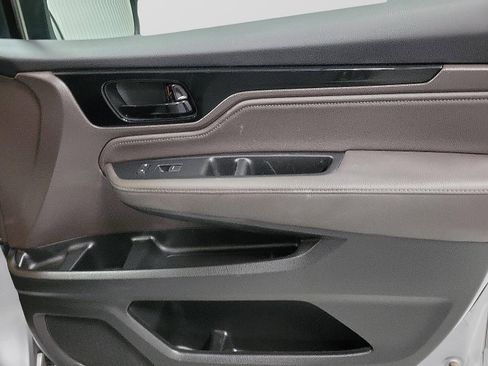 Used 2023 Honda Odyssey Touring image 16