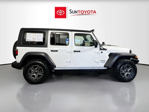 Used 2019 Jeep Wrangler Unlimited Sport S image 2