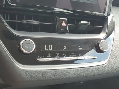 Certified 2024 Toyota Corolla LE FWD image 28