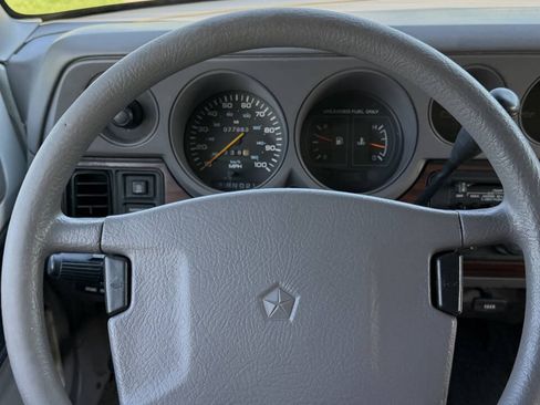 Used 1994 Dodge B350 RWD image 32