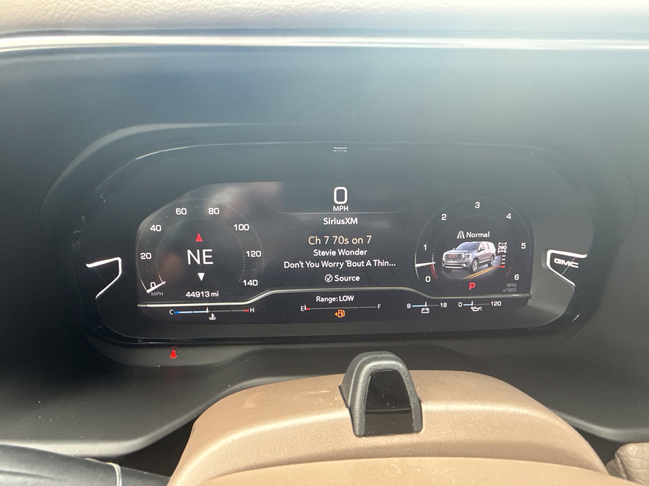 Used 2023 GMC Yukon Denali w/ Advanced Technology Package AWD/4WD image 15