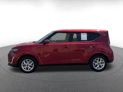 Used 2025 Kia Soul LX w/ LX Technology Package FWD image 9