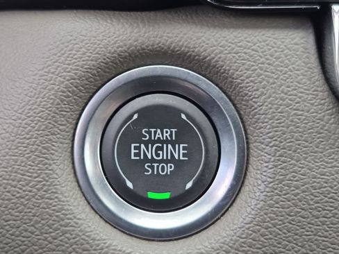 Used 2025 Chevrolet Colorado ZR2 w/ Midnight Edition AWD/4WD image 19