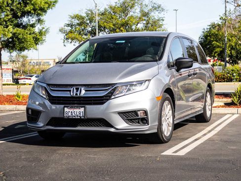 Used 2018 Honda Odyssey LX image 3