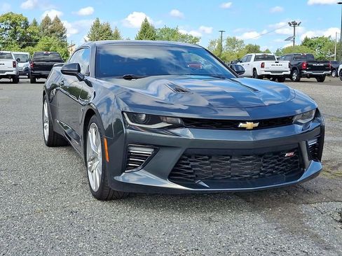 Used 2018 Chevrolet Camaro SS image 2