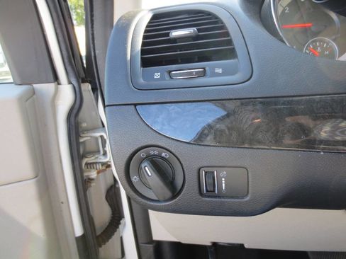 Used 2012 Dodge Grand Caravan SE FWD image 13