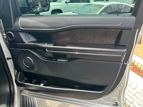 Used 2018 Ford Expedition Limited AWD/4WD image 13