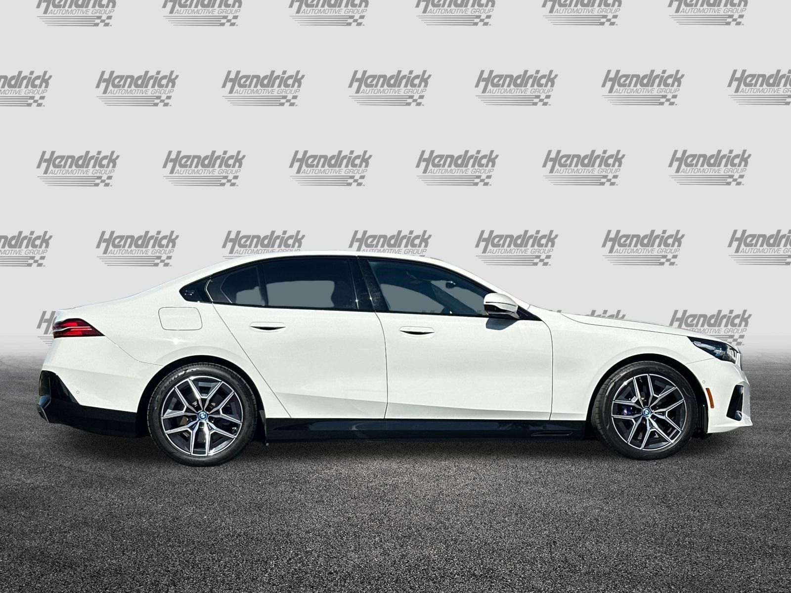 Used 2024 BMW i5 eDrive40i w/ M Sport Package RWD image 3